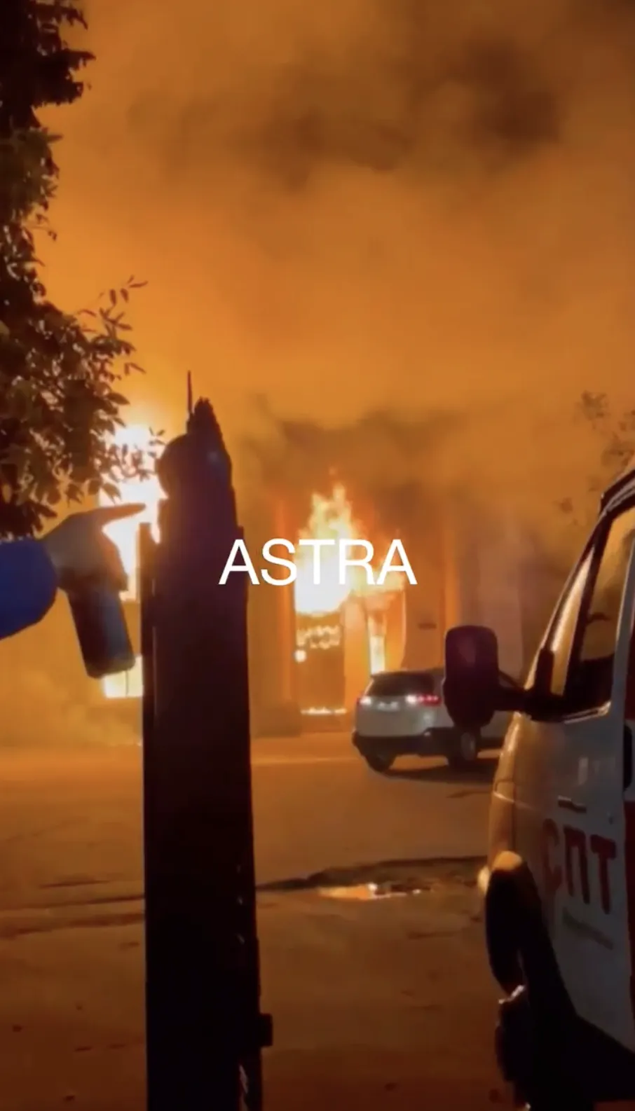 У російському Ярославлі пожежа: горить будівля районного військкомату. Відео dqxikeidqxidqrant