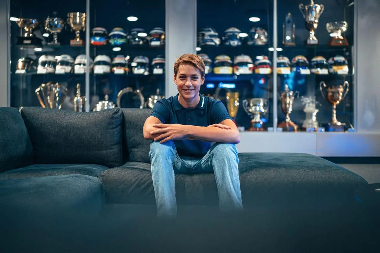 Команда Формули-1 вперше в історії підписала українського гонщика. Фото