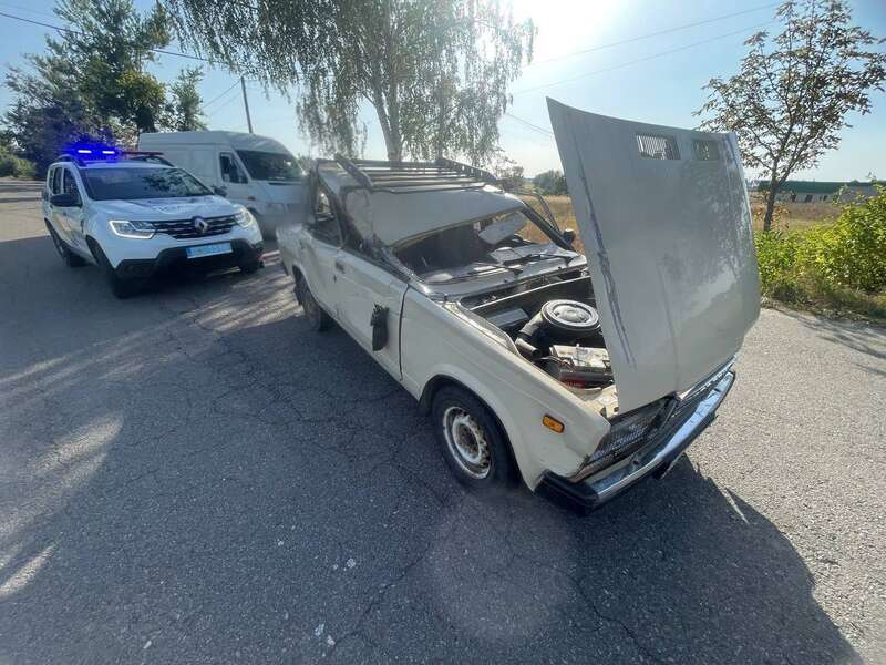 На Київщині п’яний водій легковика протаранив вантажівку, а потім намагався втекти: є постраждалий. Фото