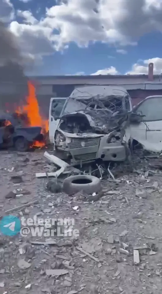 Оккупант показал результат прилета авиабомб JDAM по расположению военных РФ в Светлодарске. Видео