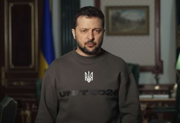 Зеленський став одягатися "розслабленіше"? У мережі звернули увагу на важливий нюанс