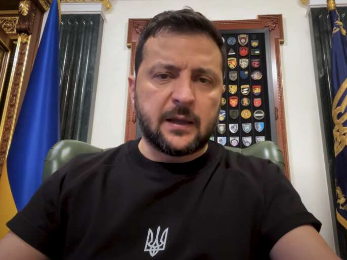 Зеленський став одягатися "розслабленіше"? У мережі звернули увагу на важливий нюанс