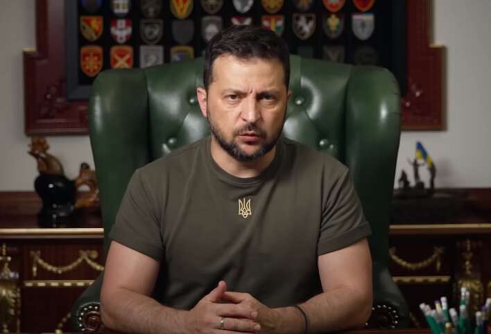 Зеленский стал одеваться "расслабленнее"? В сети обратили внимание на важный нюанс