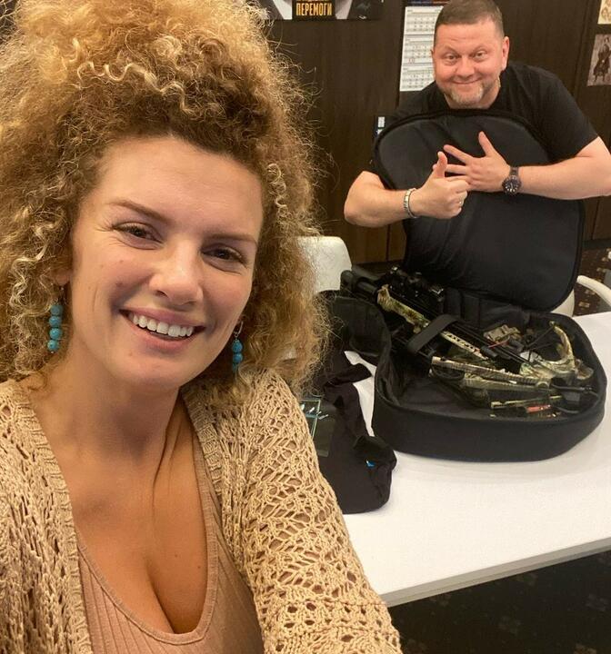 Ореста Брит с главнокомандующим ВСУ Валерием Залужным. Фото: www.instagram.com/orestabrit Ореста Брит с главнокомандующим ВСУ Валерием Залужным. Фото: www.instagram.com/orestabrit dqxikeidqxidqrant