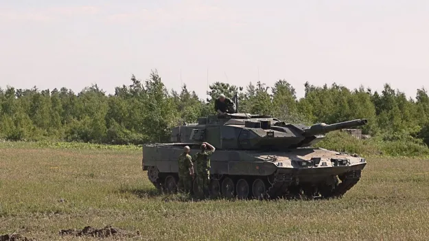      Stridsvagn 122:    .  dqxikeidqxiqekant