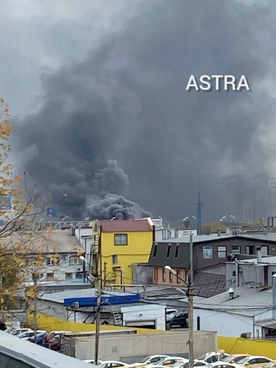 Под Москвой вспыхнул мощный пожар на складах, валит черный дым. Фото и видео dqxikeidqxidqeant