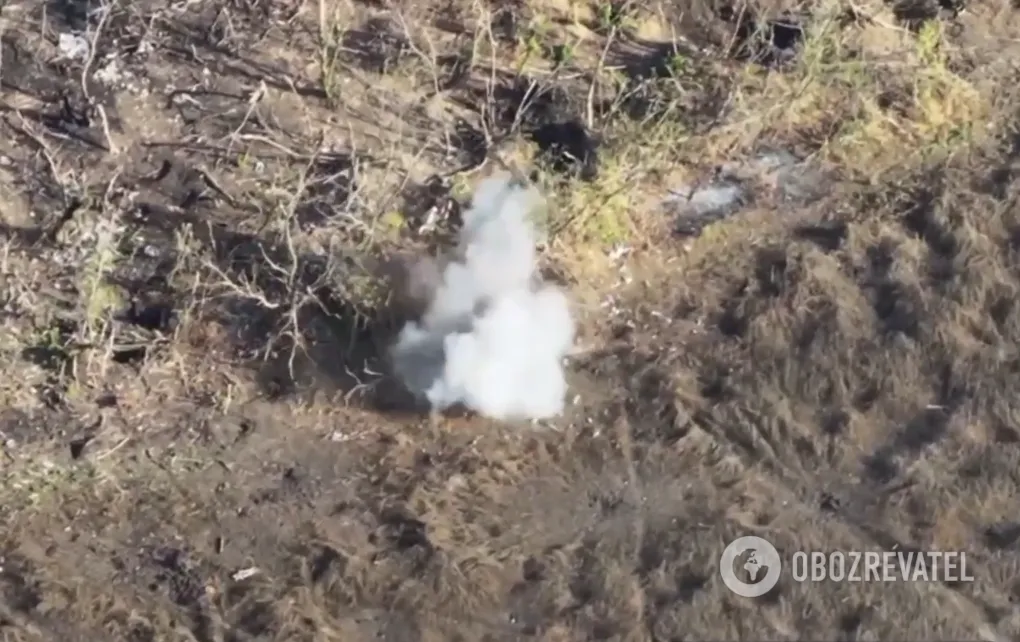 Дим над ворожим бліндажем