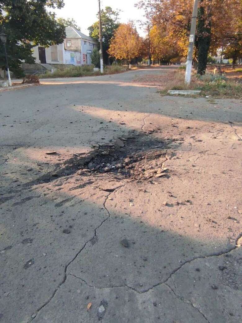 Рашисти обстріляли Нововоронцовку на Херсонщині, пошкоджено магазин, аптеку та будинки 02 dqxikeidqxidqeant