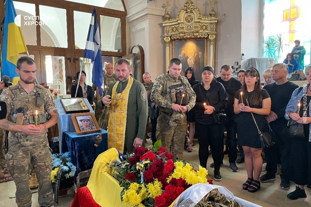 Йому назавжди буде 35: у Херсоні попрощалися з добровольцем з позивним