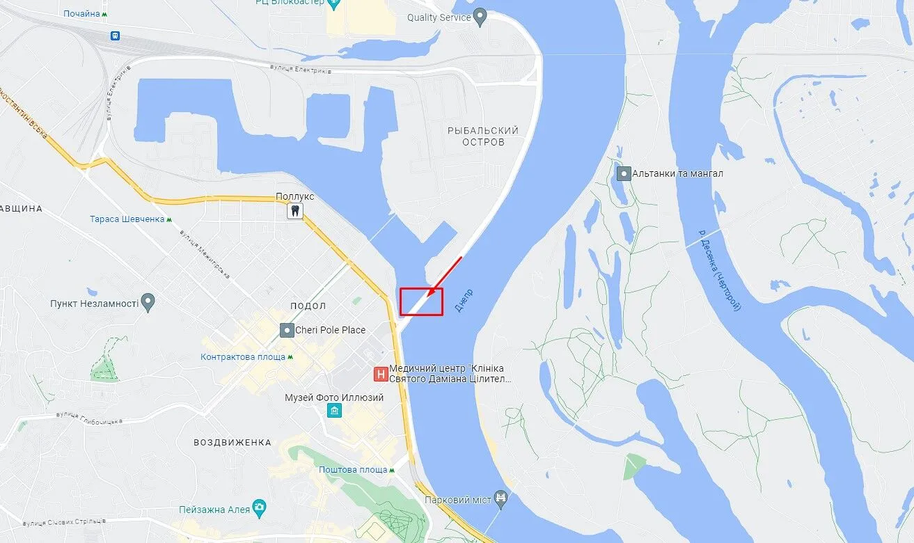 В Киеве на Подоле произошло ДТП с участием четырех авто: образовалась большая пробка. Видео dqxikeidqxidqeant