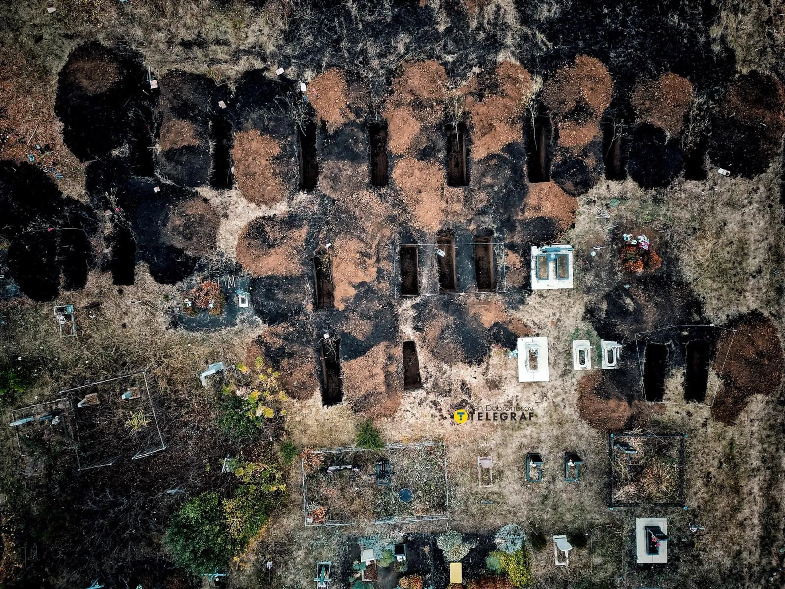 На цвинтарі ряди могил: у Грозі почали хоронити убитих Росією українців. Відео і фото dqxikeidqxidqrant