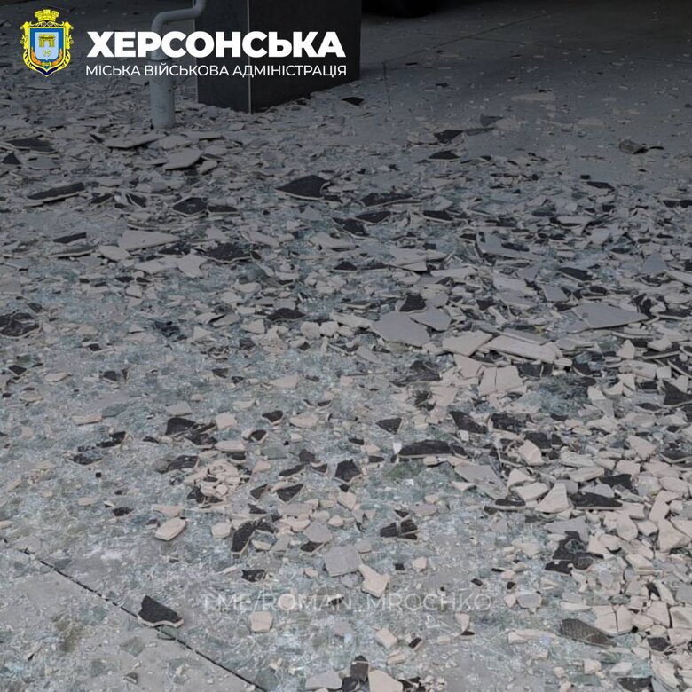 Последствия вражеских обстрелов Херсона 03
