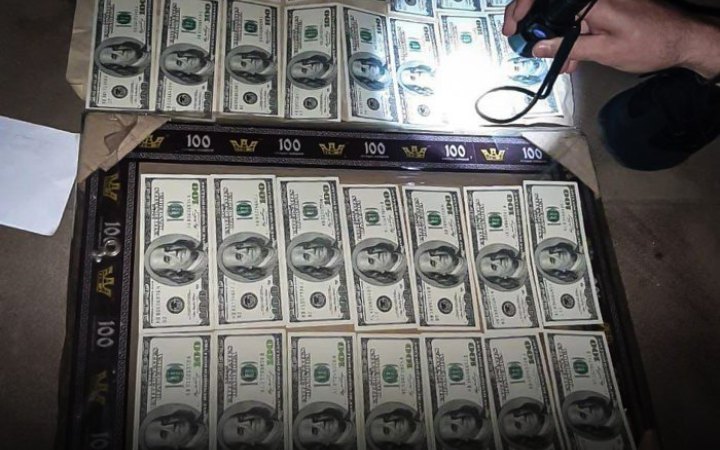 Стоит ли бороться с политической коррупцией во время войны?