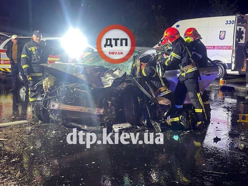 У Києві трапилася ДТП на Голосіївському проспекті: рух перекрито. Фото dqxikeidqxidqeant