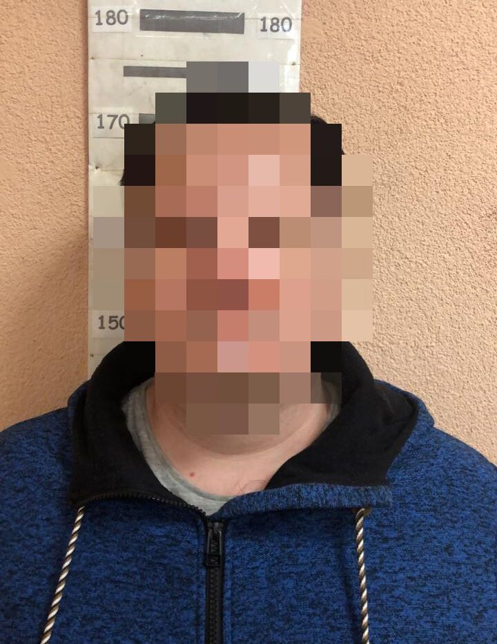 В Киеве будут судить мужчину, который развращал двух несовершеннолетних парней. Фото dqxikeidqxidqrant