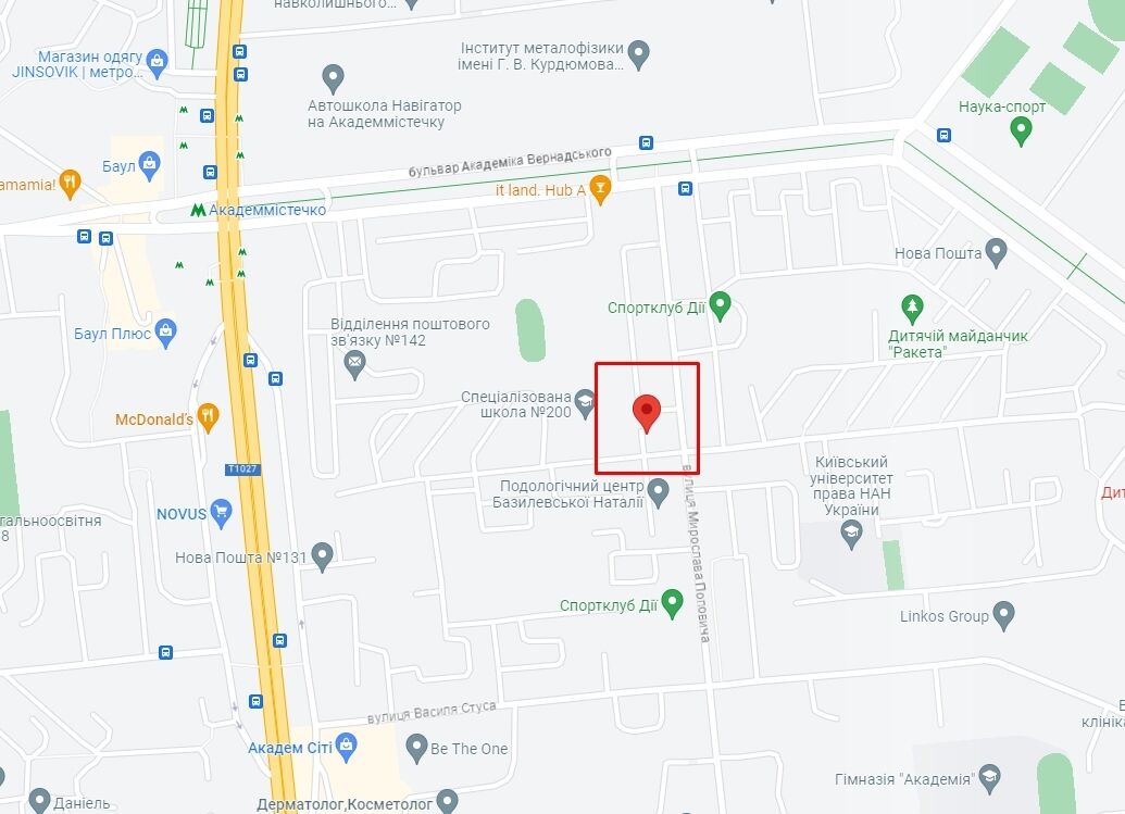 В Киеве бойцы ГСЧС во время тушения пожара в доме спасли мужчину. Фото dqxikeidqxidqeant