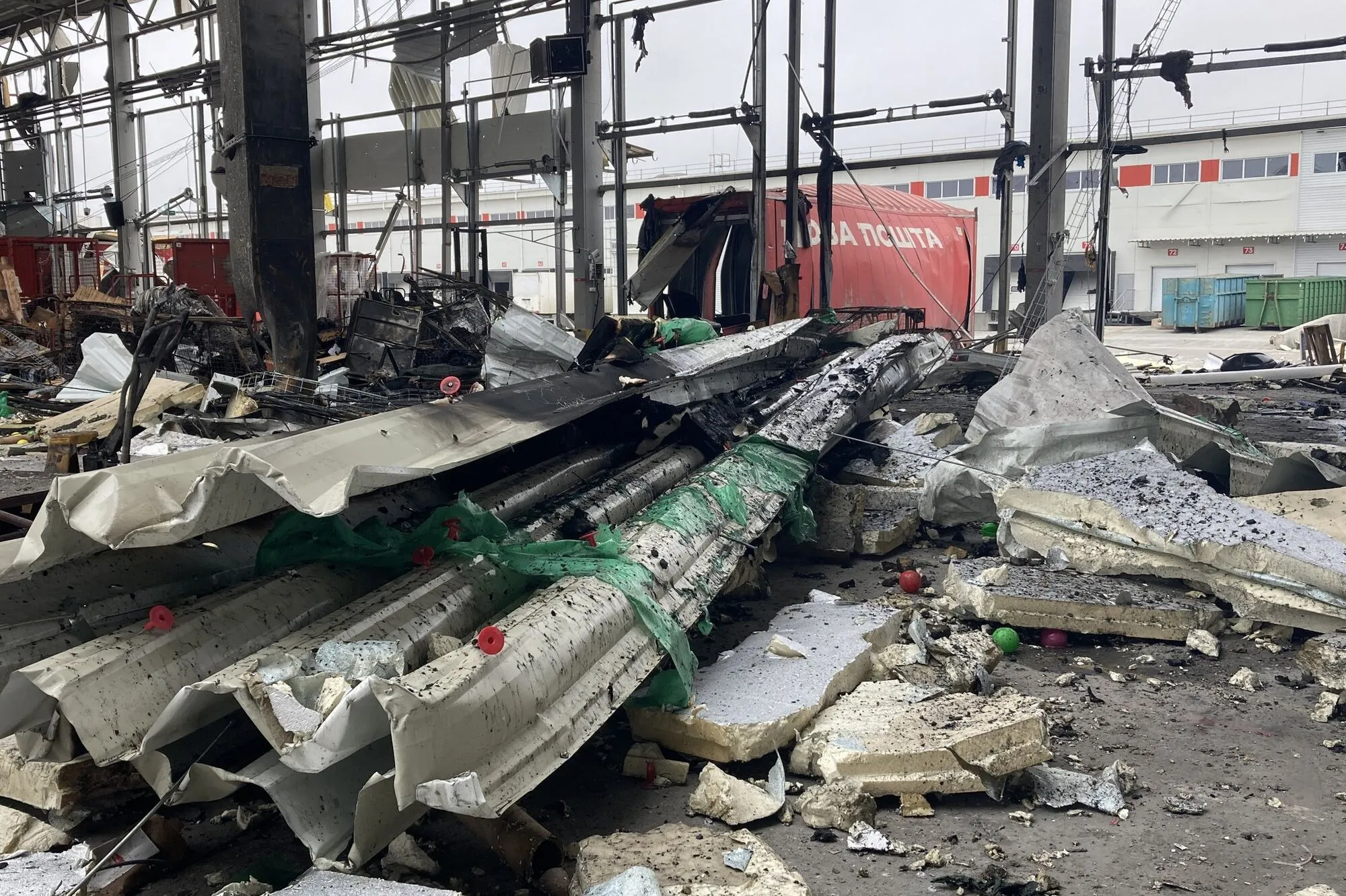 В мережу потрапили відео з моментом прильоту по терміналу