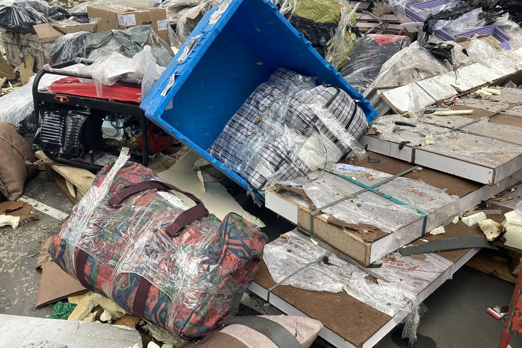 В мережу потрапили відео з моментом прильоту по терміналу