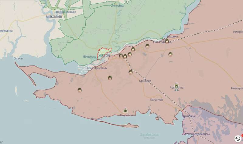 оккупанты ночью обстреляли центр Херсона: погибла женщина, три человека пострадали. Фото и видео dqxikeidqxidqeant