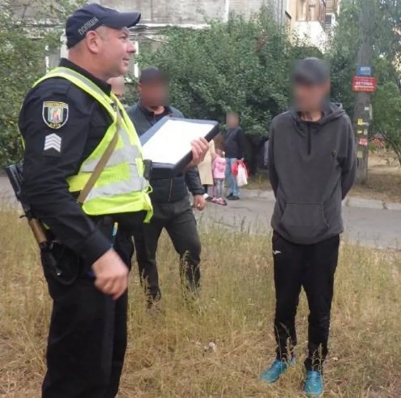 В Киеве будут судить рецидивиста, ограбившего 9-летнюю девочку. Фото