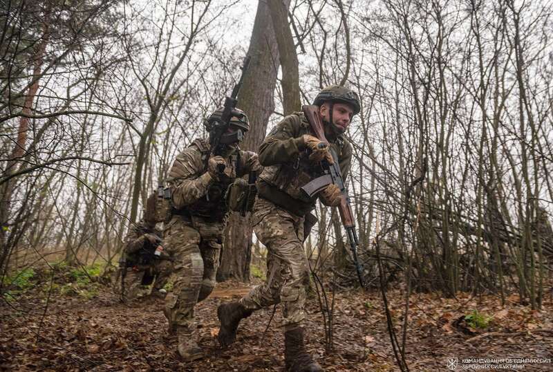 Пройшли горнило війни на сході й півдні: Наєв показав героїв, які вчать українських захисників виживати