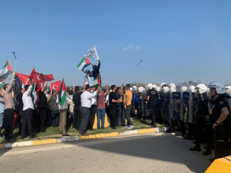 Туреччина, Адана, протест, авіабаза США dqxikeidqxiuuant