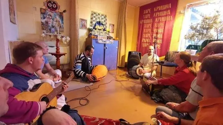 В Херсонской области российский военный расстрелял супругов кришнаитов: что известно о погибших