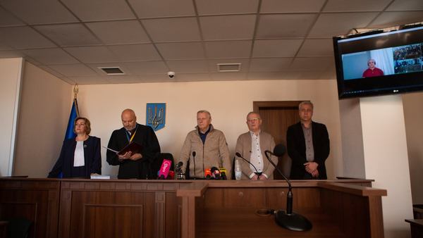 Святошинский райсуд Киева. 18 октября 2023г. Судья Сергей Дячук зачитывает приговор. Фото: Александр Магула /