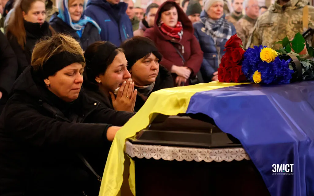 В 18 лет подписал контракт с ВСУ: в Полтаве прощалась с боевым медиком, погибшим на Херсонщине. Фото