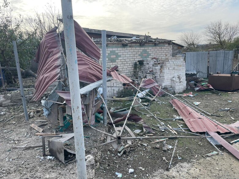 Наслідки ворожого обстрілу Херсона 01 dqxikeidqxidqeant