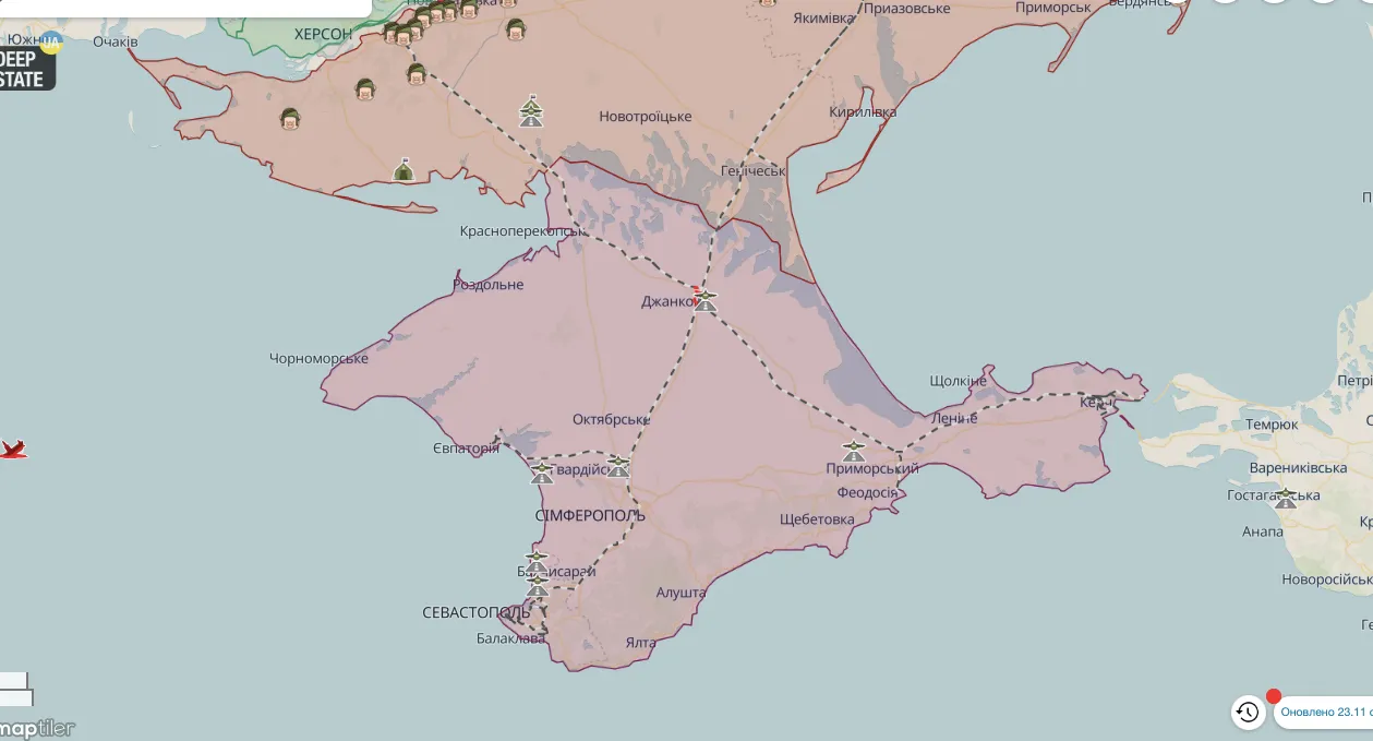 Мощный шторм разрушил защитные сооружения оккупантов у Крымского моста. Фото