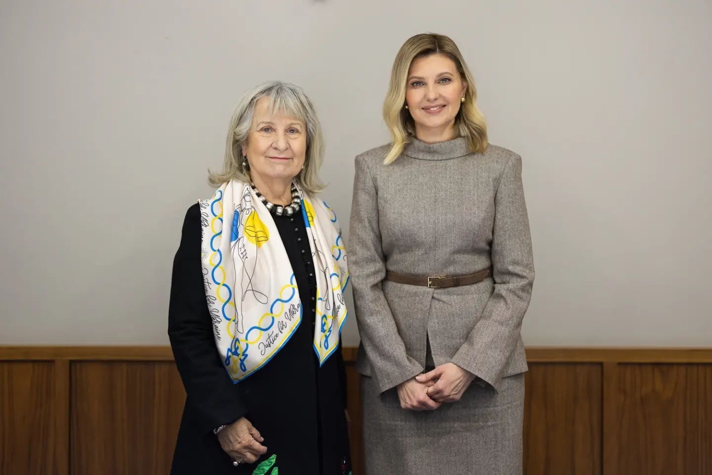 Зеленская показала самые модные цвета зимы 2023-2024: как их совмещать. Фото образов