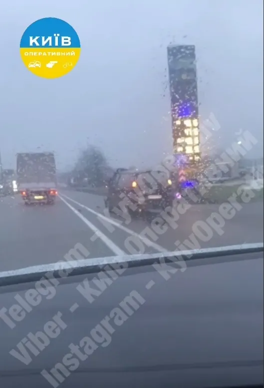 В Киевской области легковушка на Житомирской трассе сбила насмерть пешехода. Видео dqxikeidqxidqeant