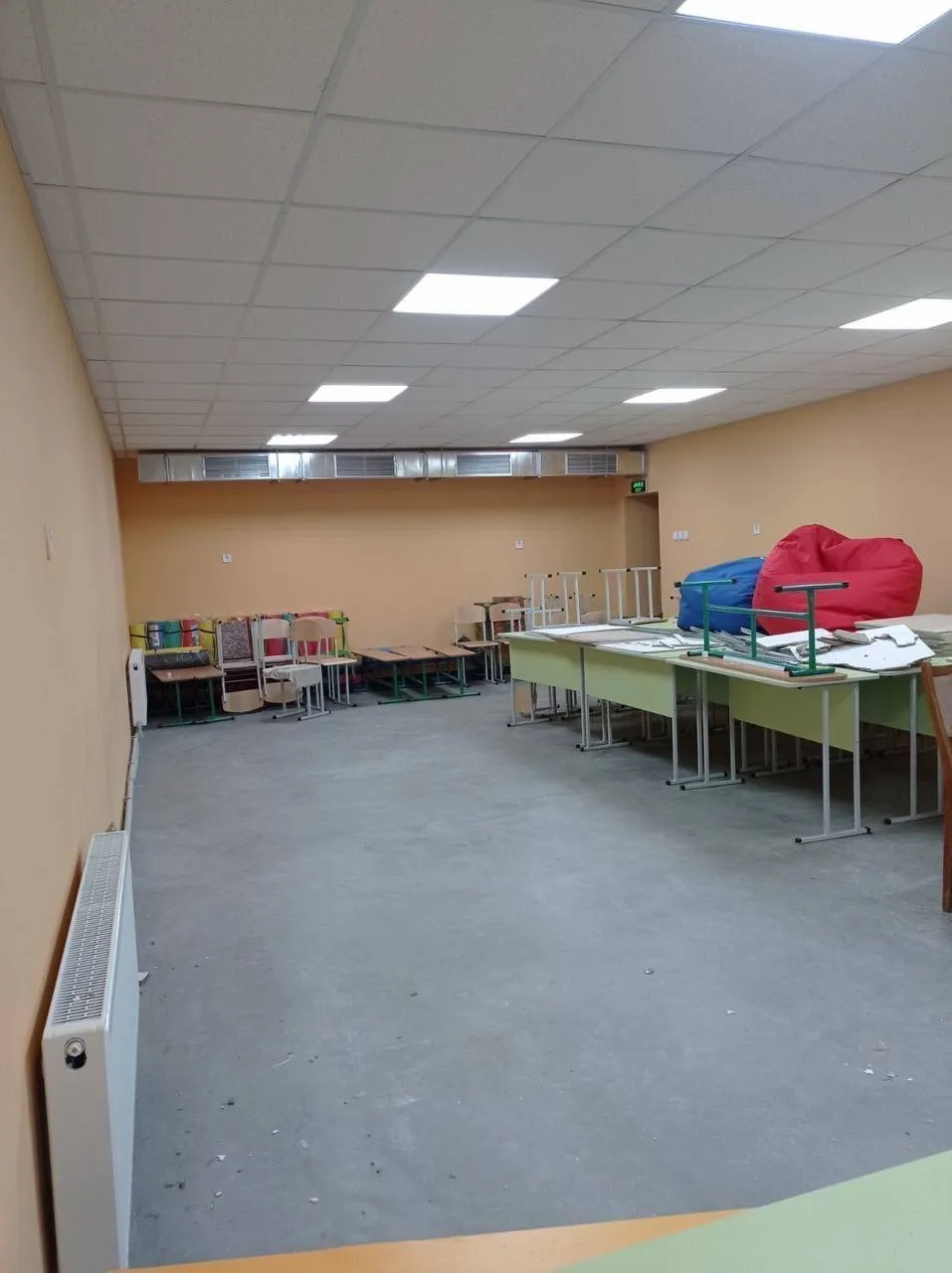 В Киеве отремонтировали укрытие школы, где во время воздушной тревоги обвалился потолок. Фото и видео dqxikeidqxidqeant