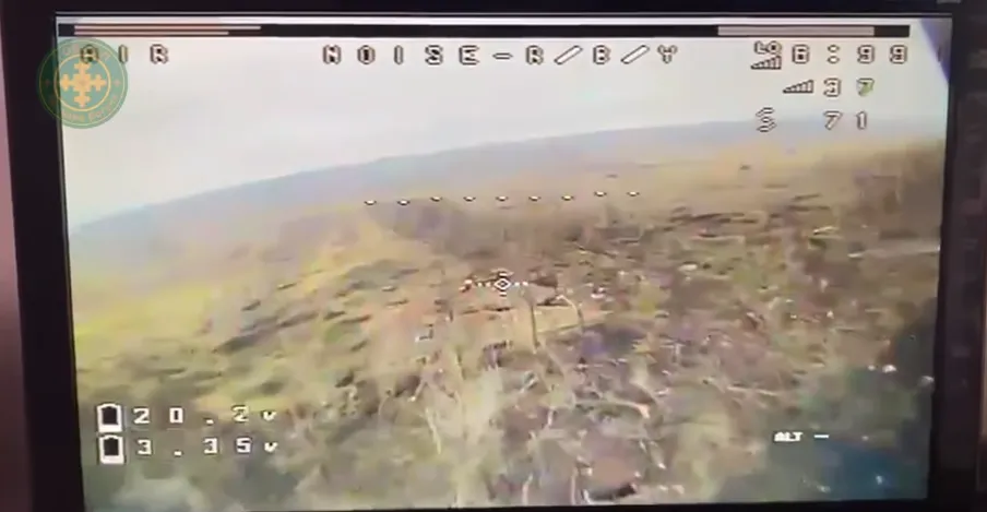 Спецпризначенці під Бахмутом уразили FPV-дроном бліндаж окупантів: є поранені. Відео