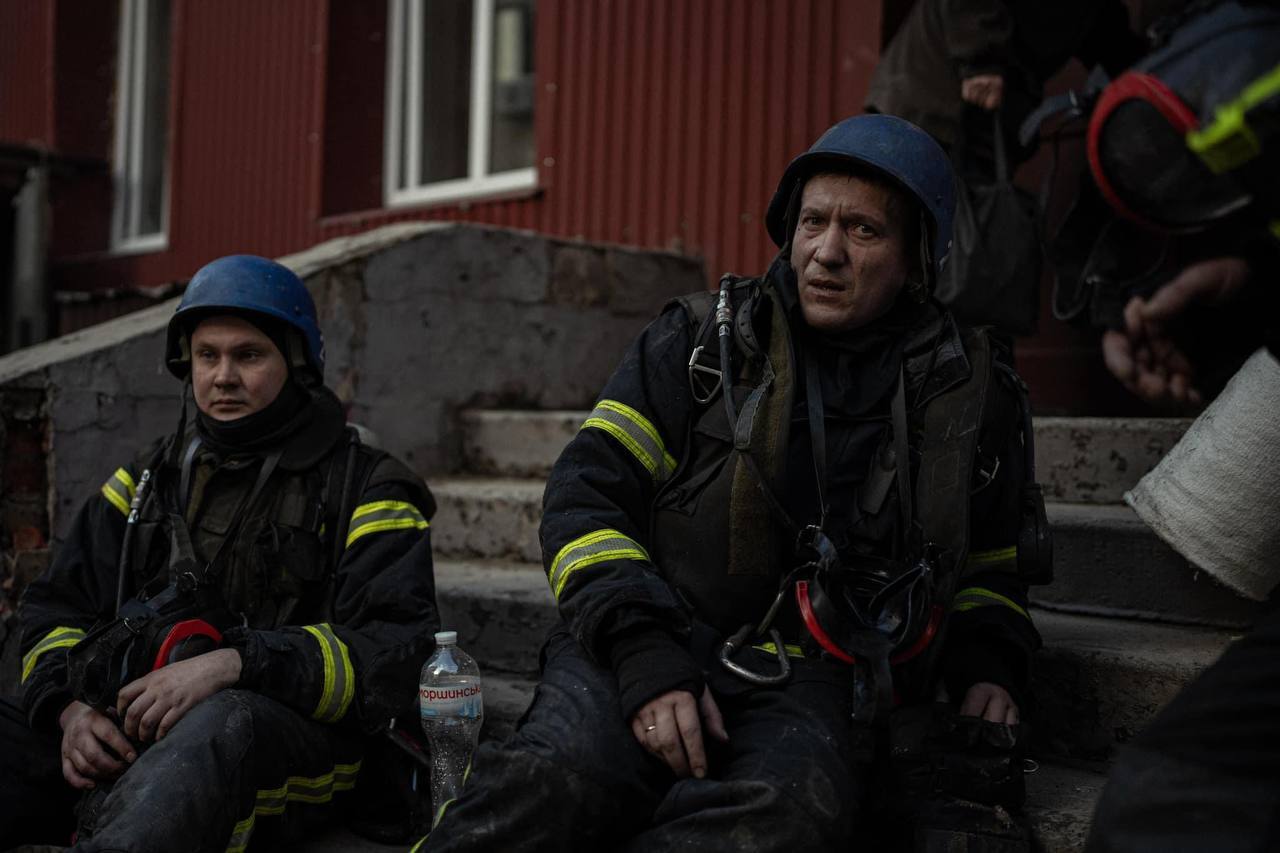 Сотни разрушенных человеческих судеб: в ГСЧС показали последствия российского ракетного обстрела. Жуткие фото