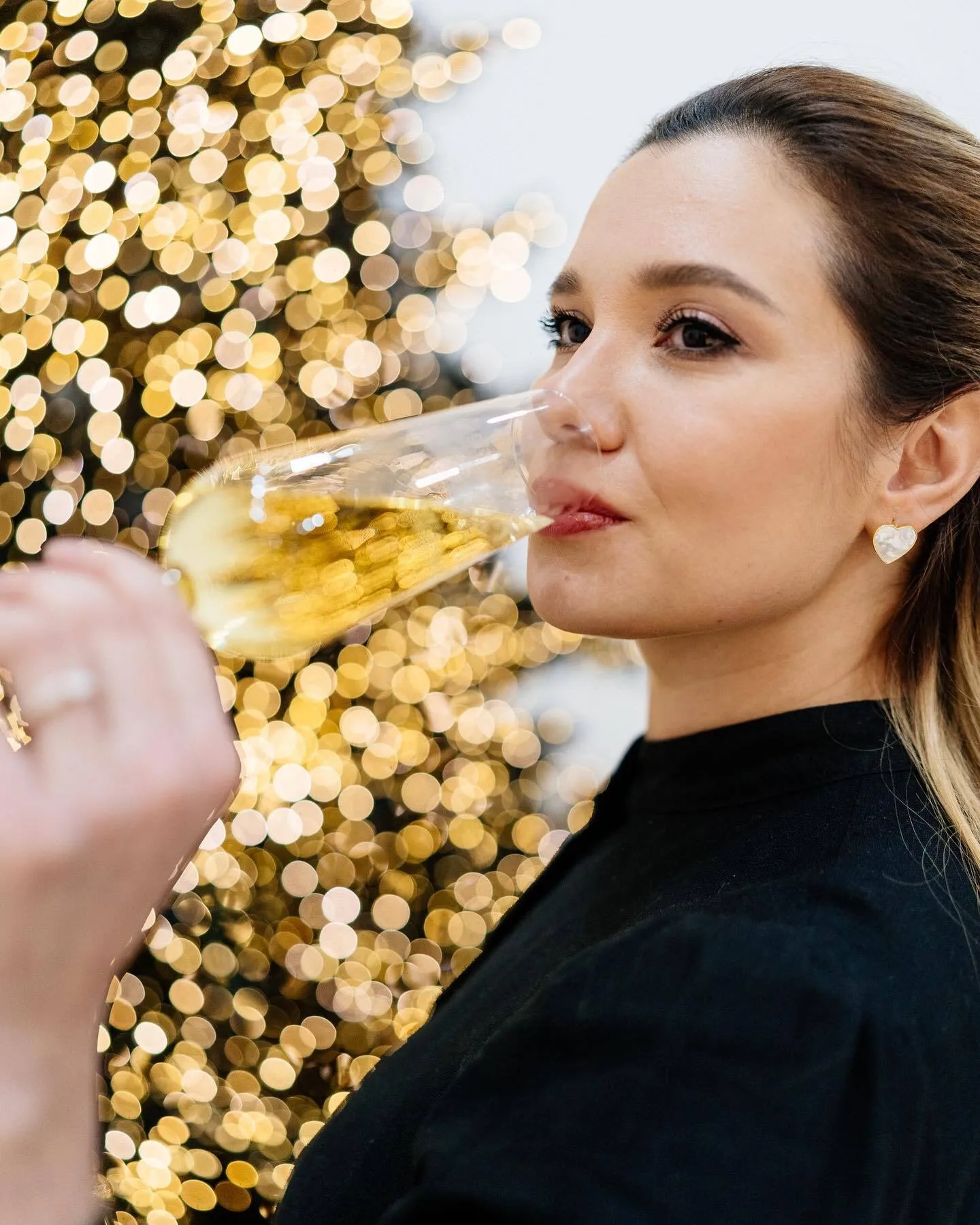 Актриса-предательница Галина Безрук, живущая в Москве, завуалированно пожелала Украине мира dqxikeidqxidqrant