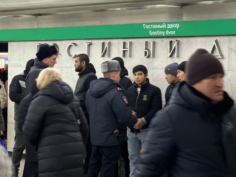 мігранти, рф, новий рік, поліція, документи