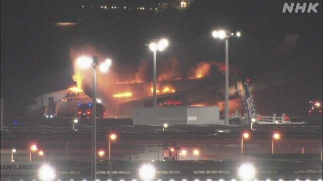 У Токіо під час посадки спалахнув літак із сотнями пасажирів на борту. Відео dqxikeidqxiuuant