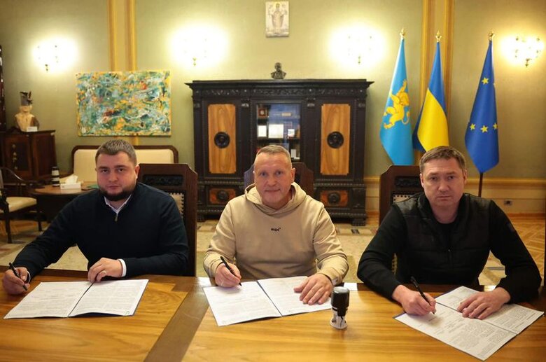 Золотий вагон, піщаний кар’єр та лакшері вечірки: за що постачальник Міноборони давав ДБР хабар у $500 тисяч 06 Золотий вагон, піщаний кар’єр та лакшері вечірки: за що постачальник Міноборони давав ДБР хабар у $500 тисяч 06