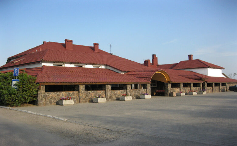 Золотий вагон, піщаний кар’єр та лакшері вечірки: за що постачальник Міноборони давав ДБР хабар у $500 тисяч 16 Золотий вагон, піщаний кар’єр та лакшері вечірки: за що постачальник Міноборони давав ДБР хабар у $500 тисяч 16