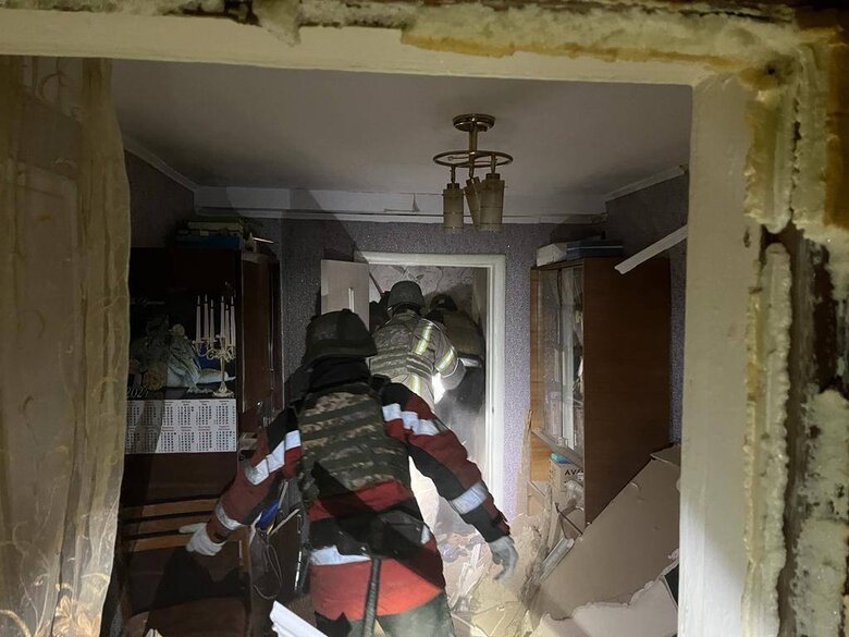 Оккупанты обстреляли более 15 населенных пунктов Харьковщины, повреждены дома и лицей 03