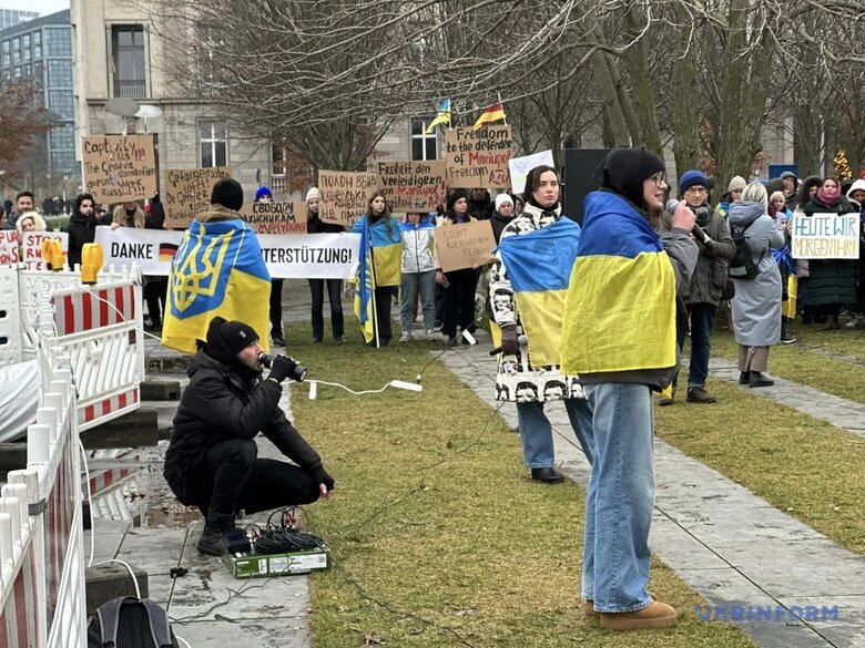 В Берлине несколько тысяч активистов потребовали передать Украине Taurus 11