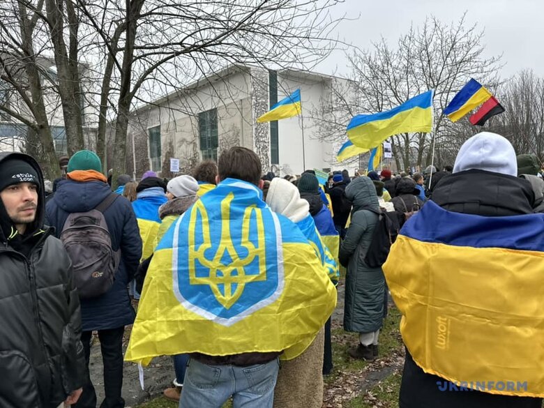 В Берлине несколько тысяч активистов потребовали передать Украине Taurus 17