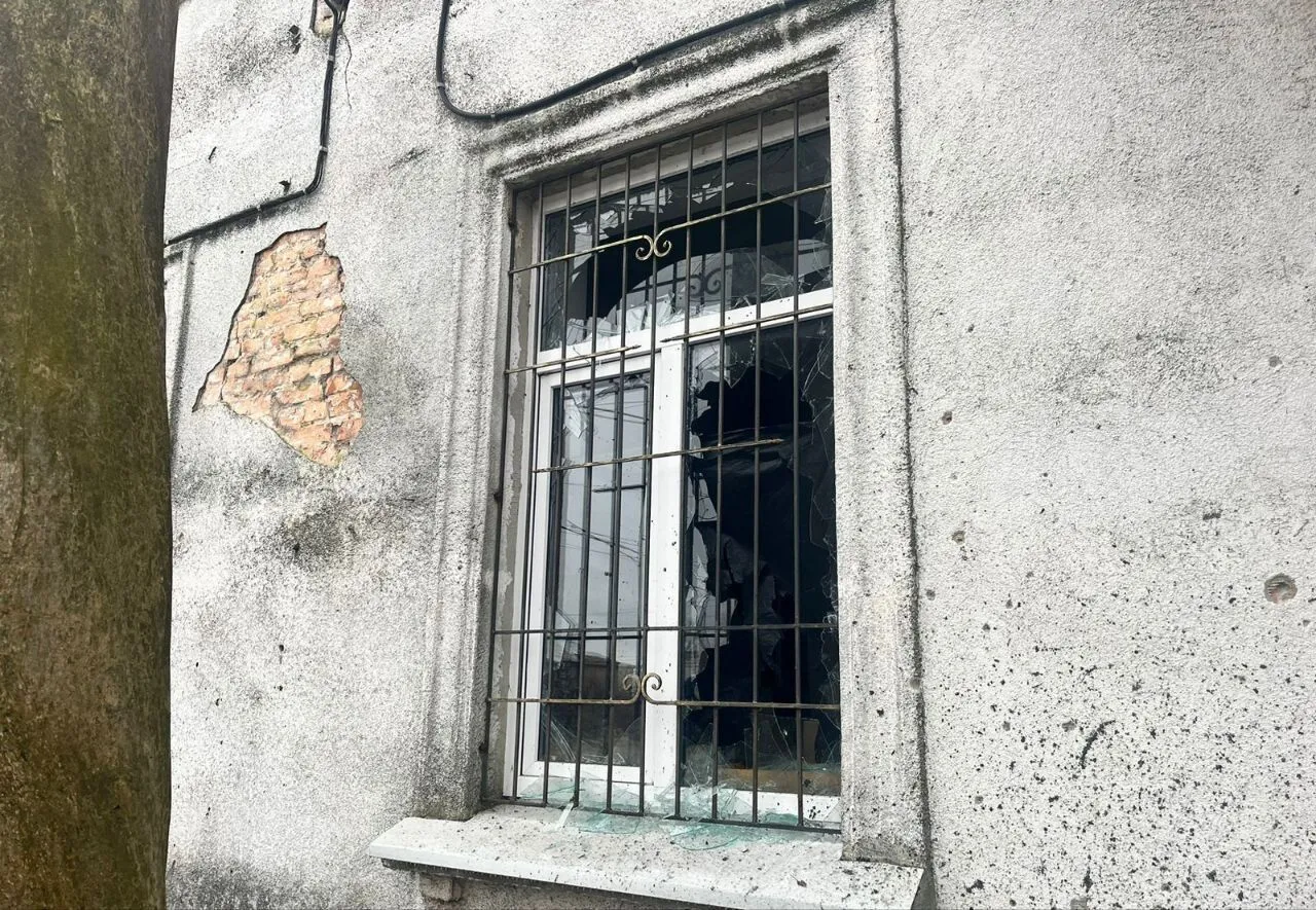 Росіяни надвечір обстріляли Дніпропетровщину: в Нікополі постраждало двоє мирних жителів. Фото