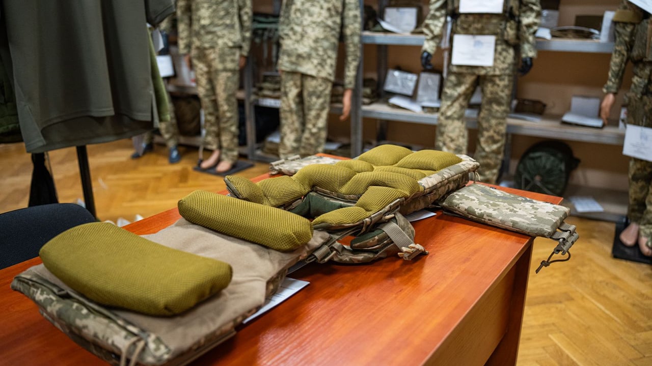 Минобороны сертифицировало второй бронежилет для женщин-военных dqxikeidqxidqrant