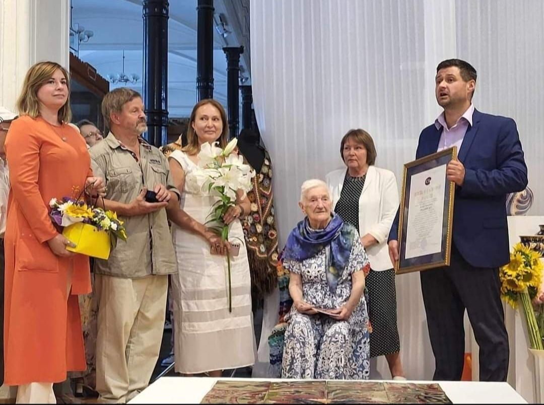    2023     100- dqxikeidqxiqqeant