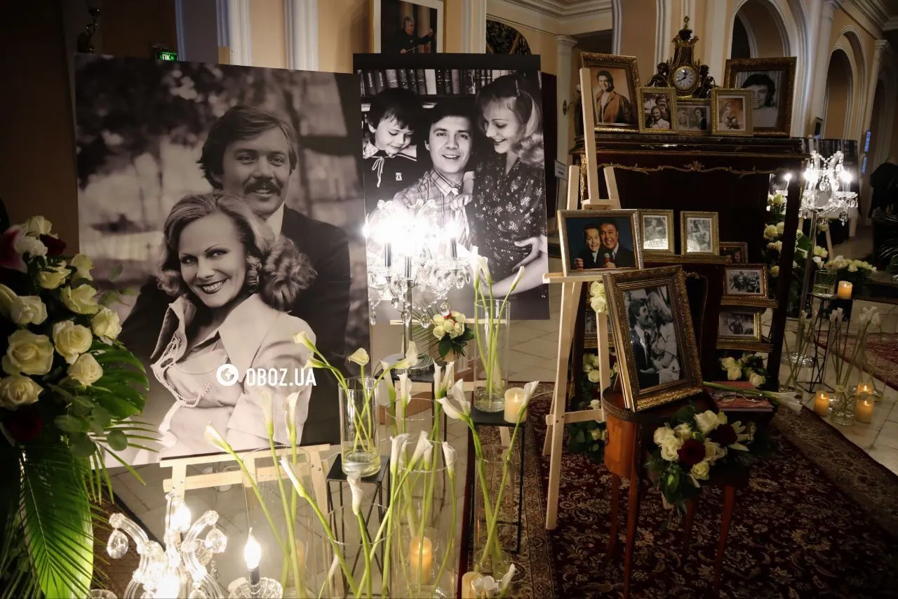 У Києві прощаються з Віталієм Білоножком: прийшли Філарет і військові ЗСУ, а Лобода й Ротару передали квіти