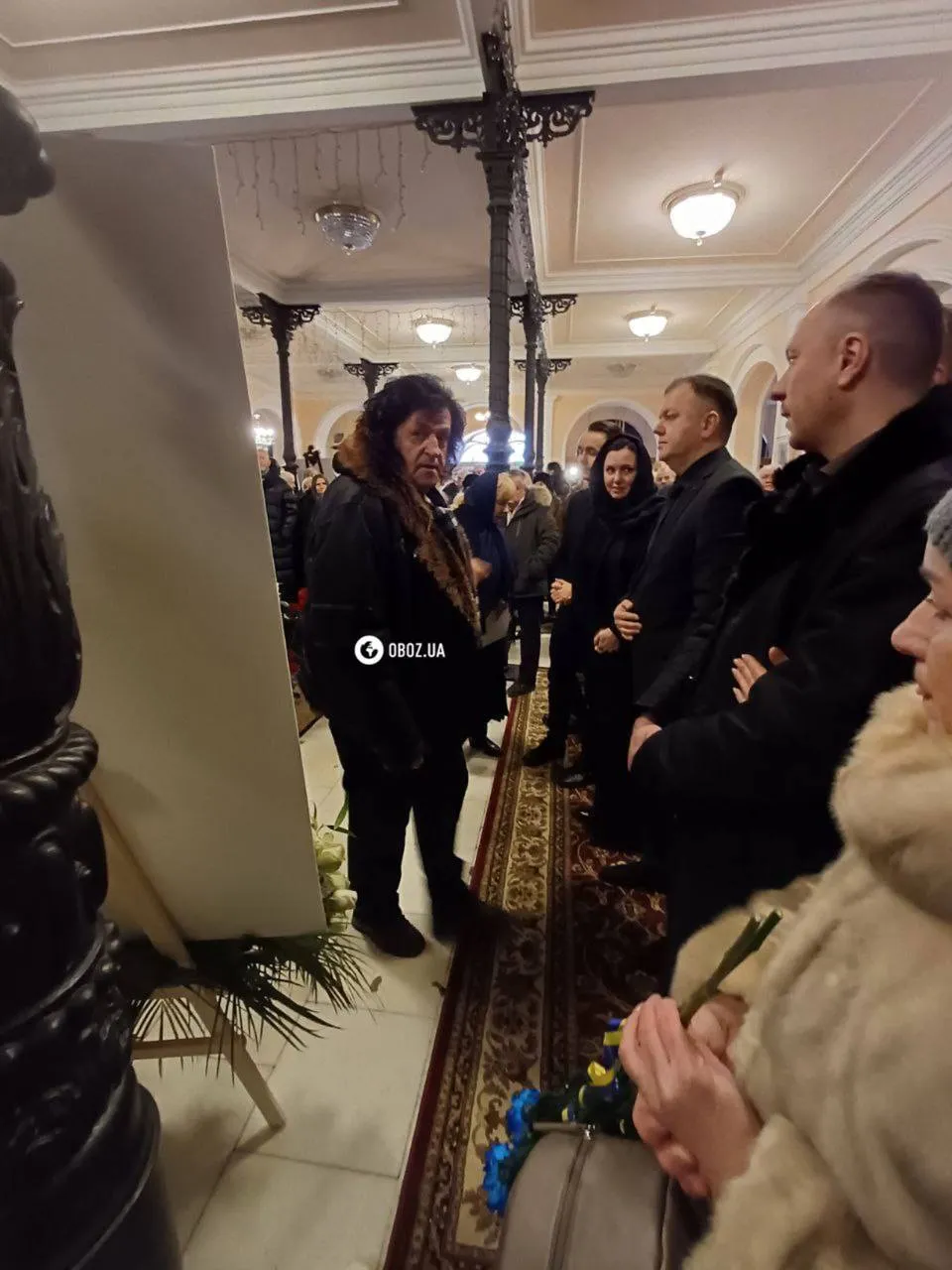 У Києві прощаються з Віталієм Білоножком: прийшли Філарет і військові ЗСУ, а Лобода й Ротару передали квіти