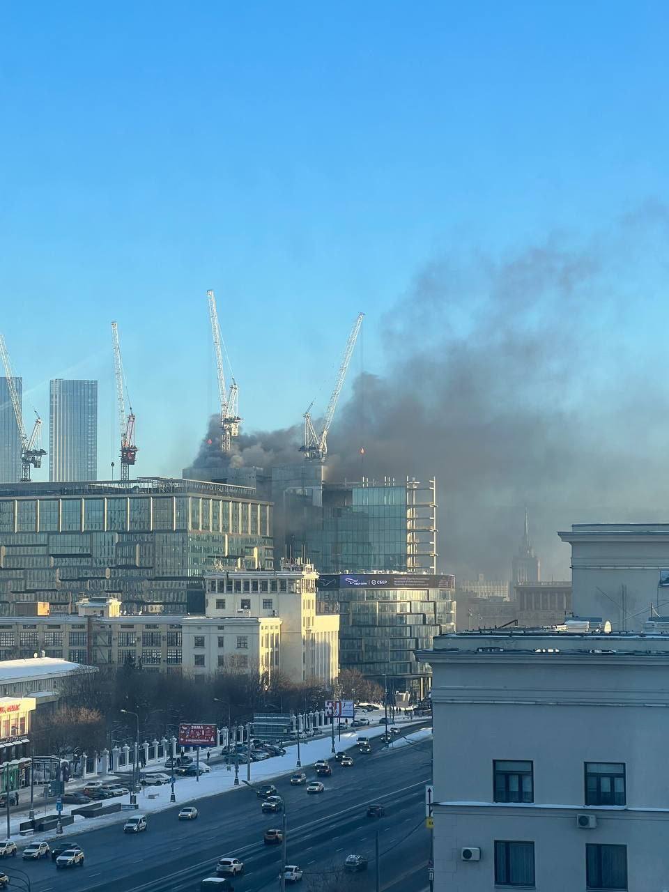 День масштабних пожеж у РФ! У Москві спалахнула недобудова Сбербанку. Фото і відео dqxikeidqxidqrant